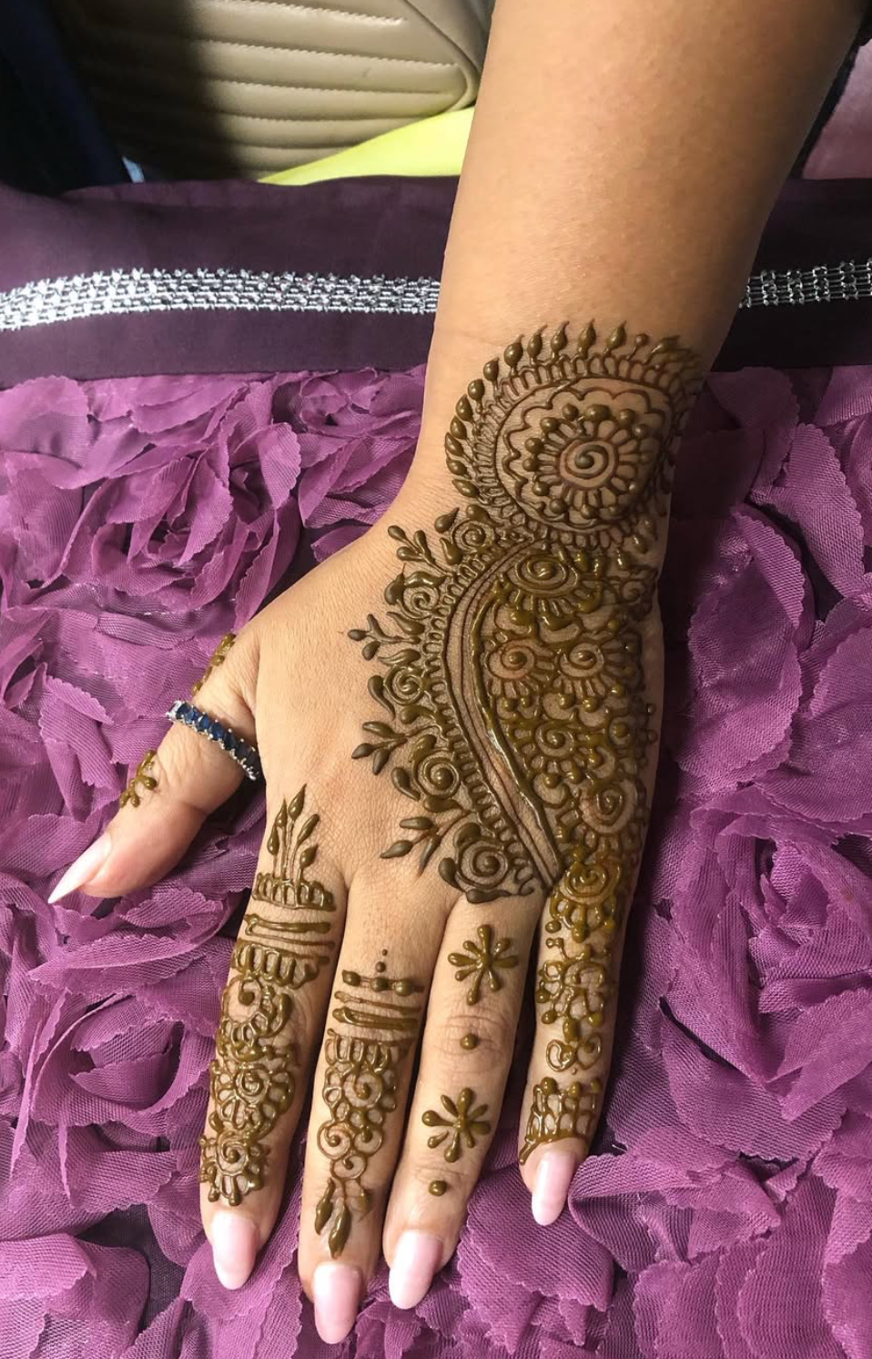 Statement paisley by Leicester Mehndi