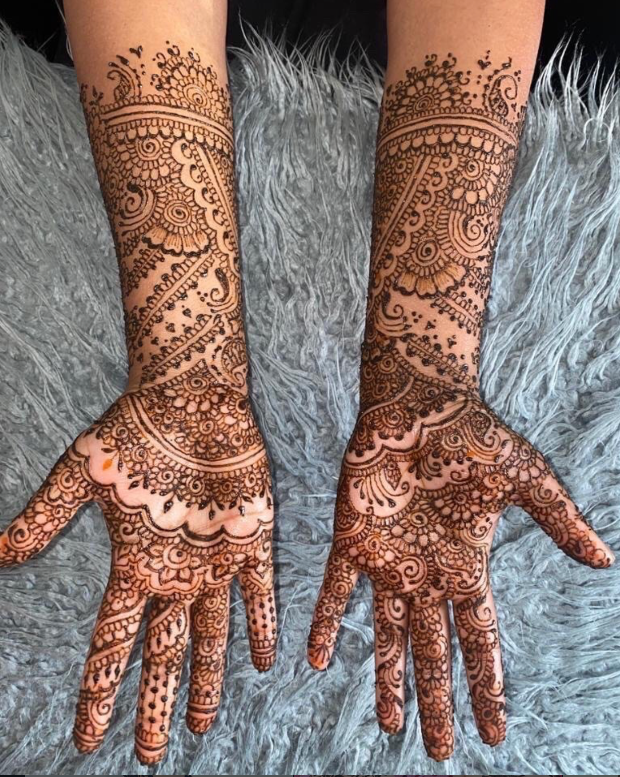Full bridal palms by Leicester Mehndi
